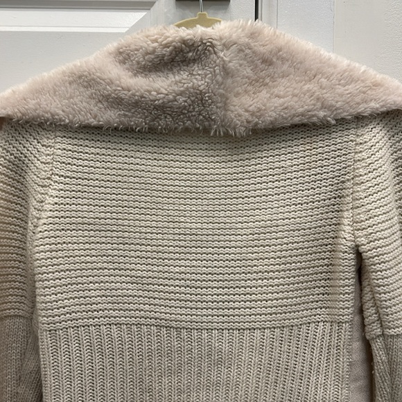 Piperlime Cream Faux Fur Sweater Cardigan Size XS - Picture 9 of 14